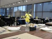 Dubai Suites - breakfast