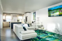 La Vue de Basseterre - Luxurious, private, one bedroom apartment in Bird Rock - Wifi
