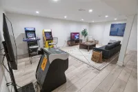Stylish Mid-Century Modern Cottage