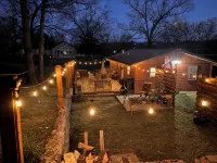 Downtown Cotter Retreat -- Great Outdoor Space!!  200 feet of String Lights!