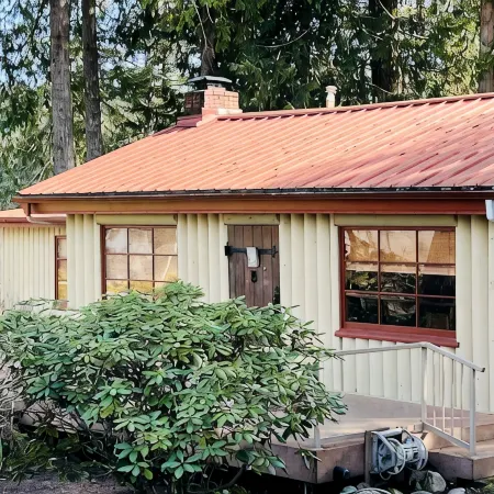 Scenic View Cabin Near Alderbrook Resort