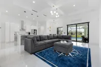 Villa Isla de Lilly - Luxury New Home with heated pool & man cave w/ billiards - Villaer