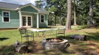 High Meadows Cottage on 16 Acres property, No Pet Fee - Homestays