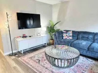 Colorful Retreat, w/ Firepit and 2 TV's.  By Royal Oak!