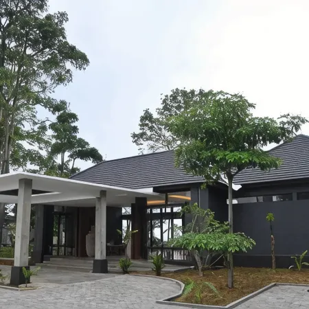 Lynn Resort Carita