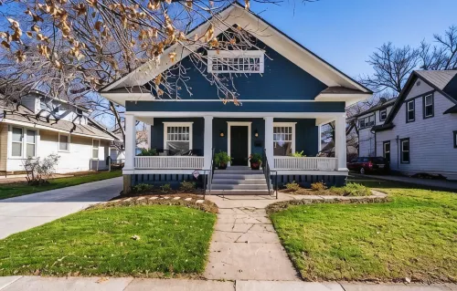 Uptown Bungalow - Boutique