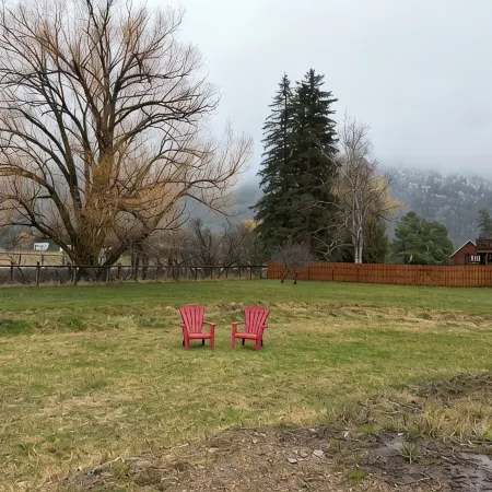 Cozy Ranch Setting Apartment Only 20 Minutes to Glacier National Park