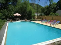 Elizabeth. 15 Minutes to Lake George.Seasonal Heated Pool. - Wifi