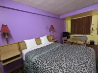 Great Plains Budget Inn - Motels
