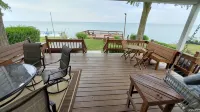 Lakefront - 4BR w/Hot Tub & Sauna - Wifi