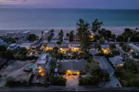 Charming Ground Level Resort Style 3 unit Condo  - unit C