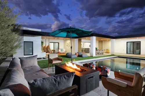 Central Tucson Luxury - Minutes from U of A - Saltwater Pool - Sleeps 10 - สระว่ายน้ำส่วนตัว