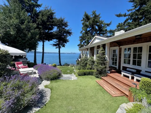 Magnificent up-close WATERFRONT "SunBright Le Reve"   Premier westside Orcas - Homestays