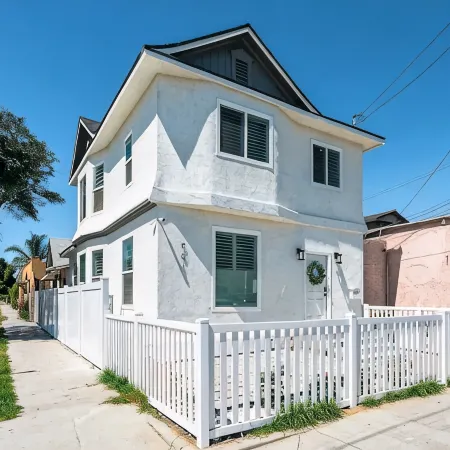 Cozy Retreat Near Downtown Perfect for Families
