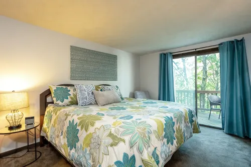 Heart of Massanutten Mountain Views, Pool & Summer Fun for the Whole Family
