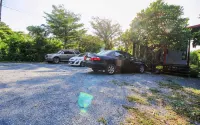 Plernsalaya Resort - Parkplatz