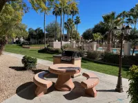 Gated Condo; pool,  hot tub, gym, 2 bedrooms, 2 bath, 5 min to Cardinals Stadium Hotels near Camelback Ranch