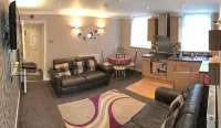 Empress Select Holiday Flats - Condos