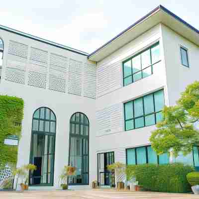 O2 the Residence Hotel Exterior