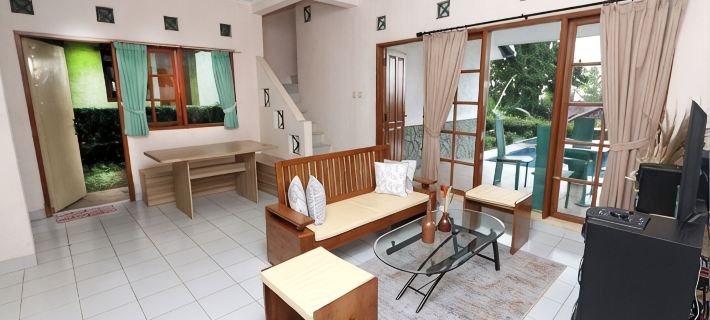 Villa ChavaMinerva Aries Ciater with Private Pool Hotele w: Ciater