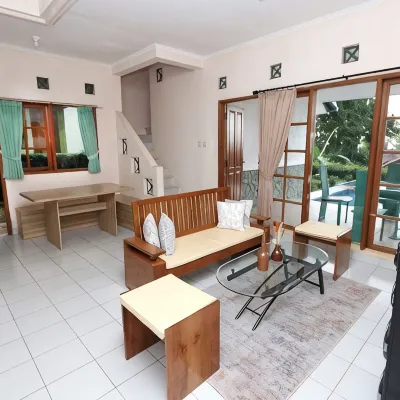 Villa ChavaMinerva Aries Ciater with Private Pool Hotel dekat Pemandian Air Panas Sari Ater
