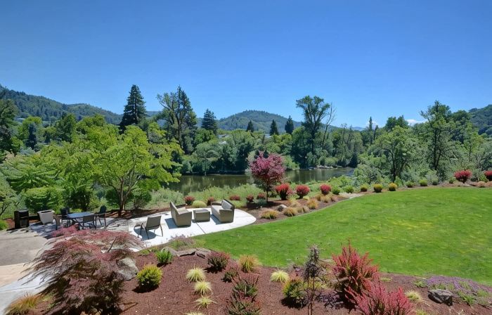 The Lodge at Roseburg