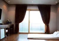 Labelle Hotel Tongyeong - Pools