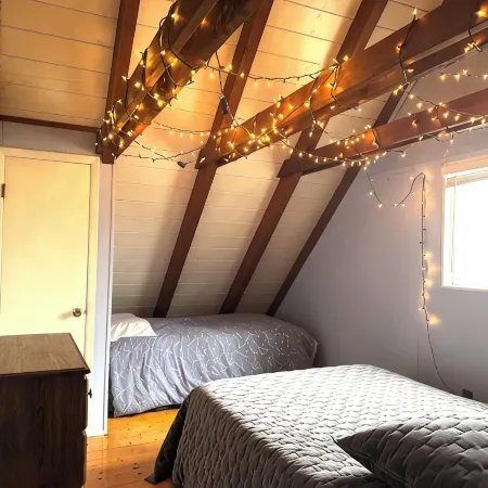 Adorable Gingerbread Style cabin in gorgeous amenity filled lake/pool community