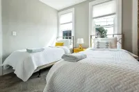 Saint Mary's Place. Historic Townhouse. Great Downtown Location. - พร้อมระเบียง