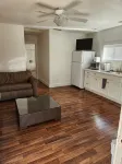 Cozy 1 bedroom cabin in peaceful Trinity Center with AC