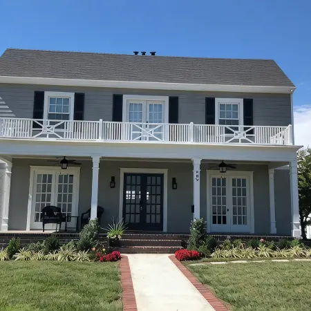 Fully Renovated Historic Home with bluff views of Missouri River & Valley Отели в г. Атчисон