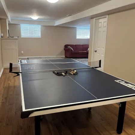 Big & Charming Bungalow Getaway (nearby Walmart, LCBO, Beer Store, Mall, etc