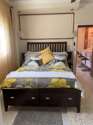 LenDeens an Affordable Hillside1BD/1BTH Apartment w/ AC and Gorgeous Oceanviews Hoteles en 