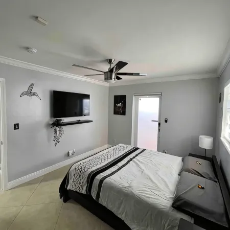 Luxurious little home! Отели в г. Хайалиа