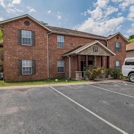Twin Trails-No Stairs! Sleeps 16! Updated and ideal for families- Close to Strip