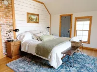Downtown Historic Home.  One block to downtown, cozy gathering place! Hotels in Moscow