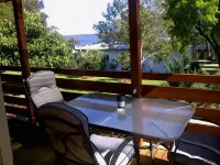 Maeburn Cottages - Self-contained Lakeside Getaway - 4-Star