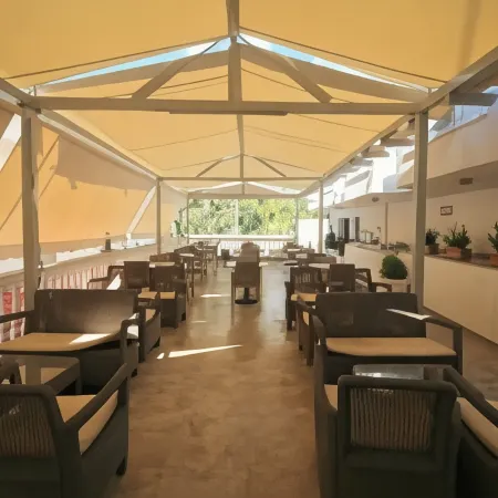 Julia Hotel