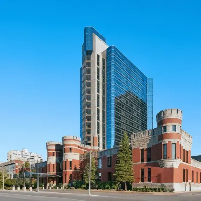Delta Hotels London Armouries Hotels near Farquharson Arena
