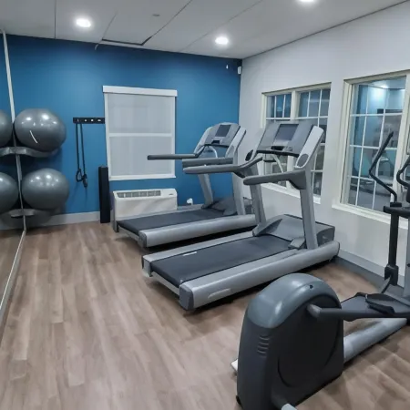 Holiday Inn Express & Suites WILLIAMSBURG by IHG