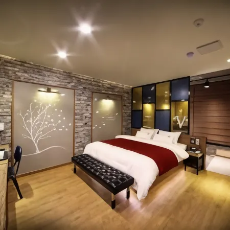 Venice Hotel Отели рядом с достопримечательностью «Каменная балка Юпо»