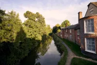 Herongate Apartments - Pools