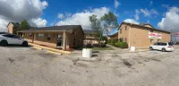 Hallmark Inn and Suites - 2-Star