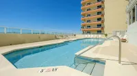 Beach Front 3 Bed, 2 Bath Small Dog OK Huge Balcony Luxury - مسبح خاص