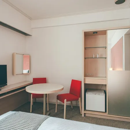 Hamilton Hotel –Red-