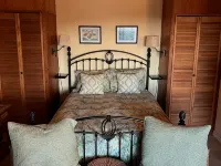 Coconut Breeze Villa: Mesmerizing Views, Cooling Tradewinds; Full A/C; Generator Hotels in Coral Bay