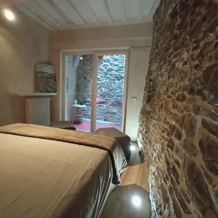 Apartment Me and You Cortona (with romantic outdoor shower on private courtyard)