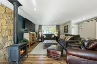 Mountain Bliss! a Beautiful Kalispell Home