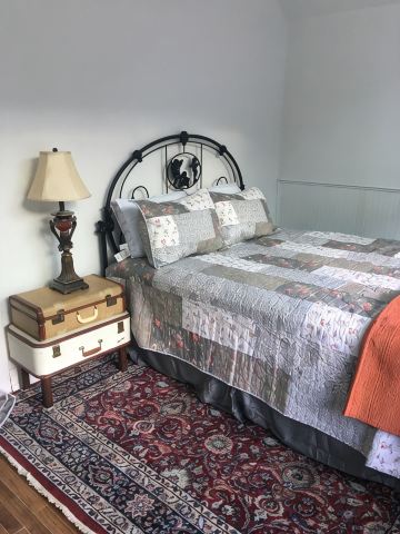 views! Location! Historic 2BR/1BA loft with Views-Downtown Telegraph House