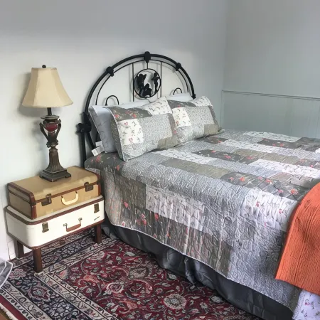 views! Location! Historic 2BR/1BA loft with Views-Downtown Telegraph House
